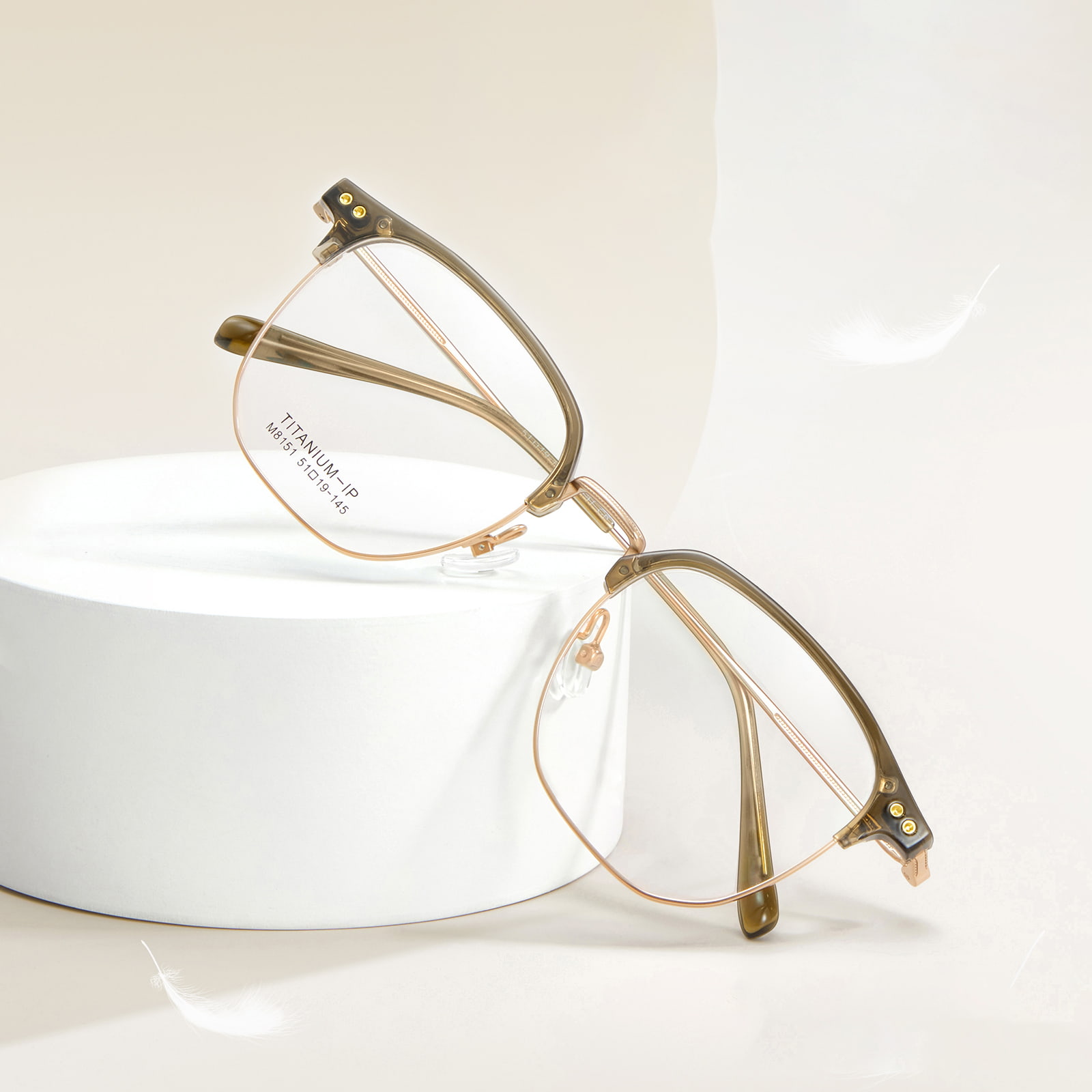M8151 Square Circle Leichte β-Titanbrille
