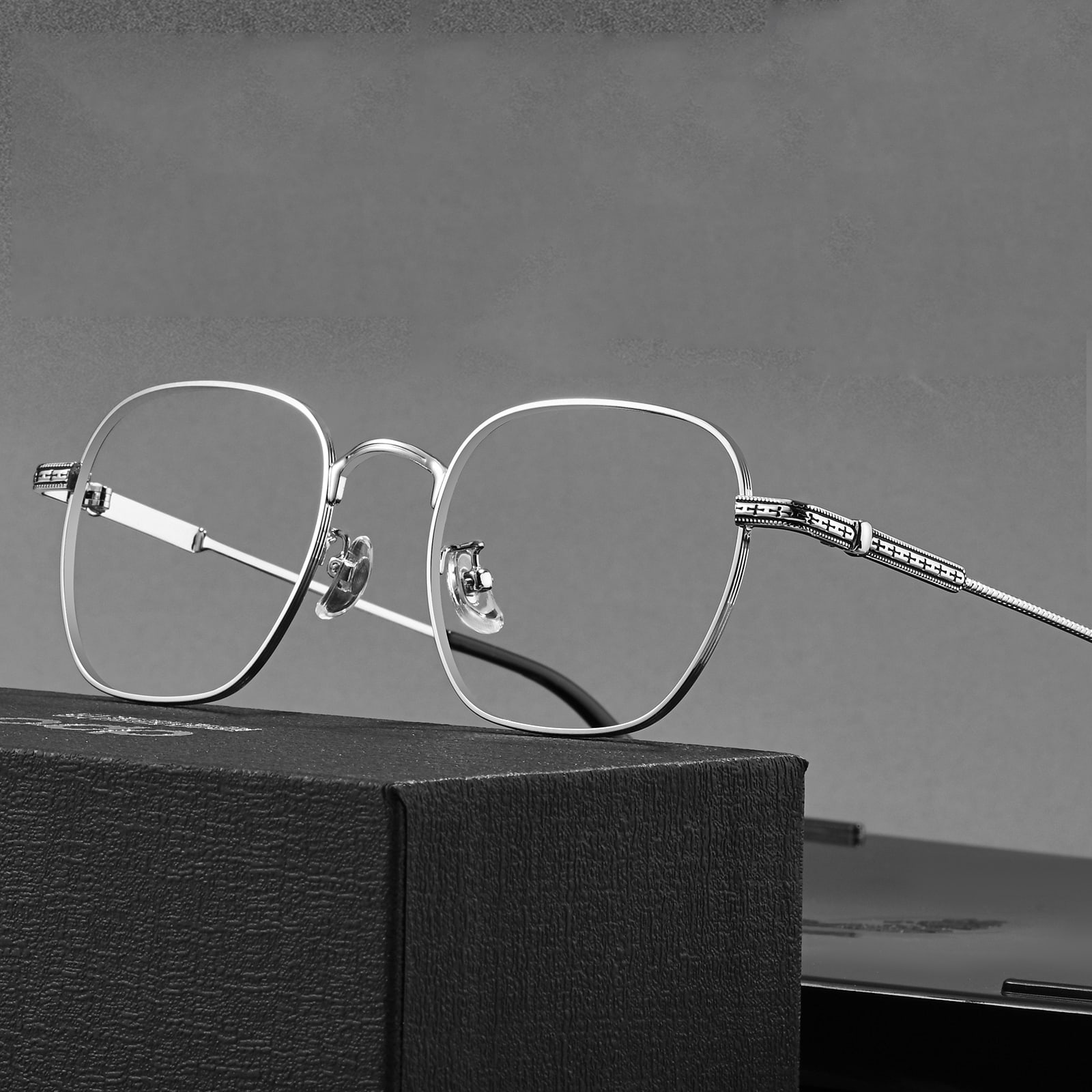 08008 Einzigartige alte Brille aus gebürsteter Legierung