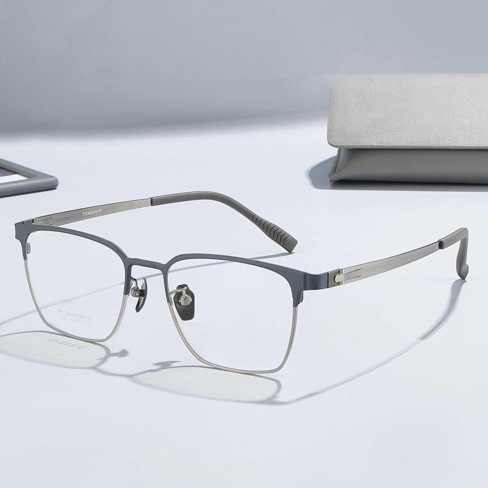 1283 Zweifarbige Reintitanbrille ohne Schweißpunkte
