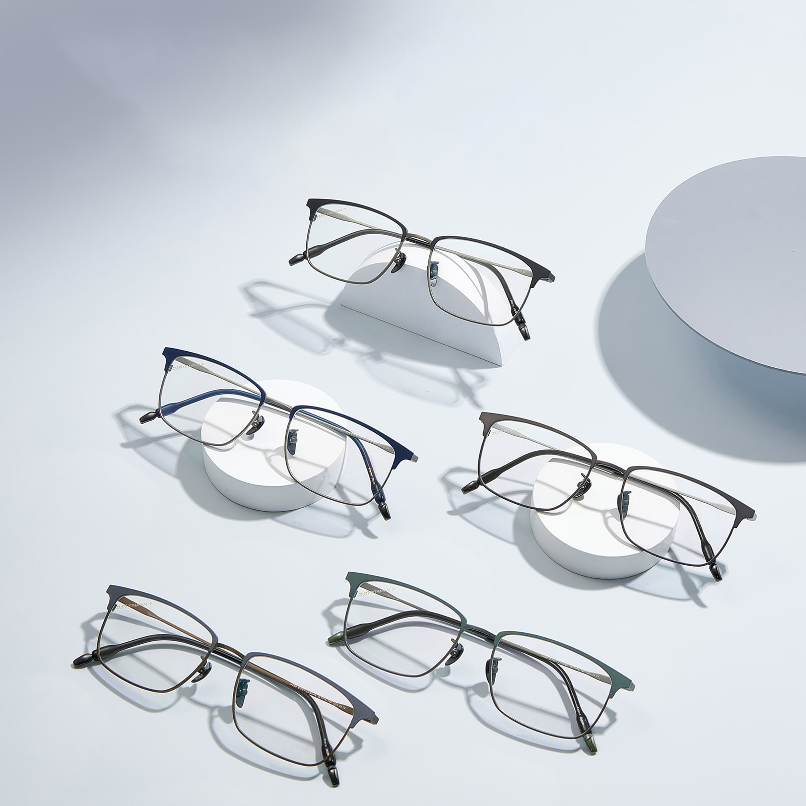 9727 Zweifarbige, ultradünne, augenbrauenförmige Brille aus reinem Titan