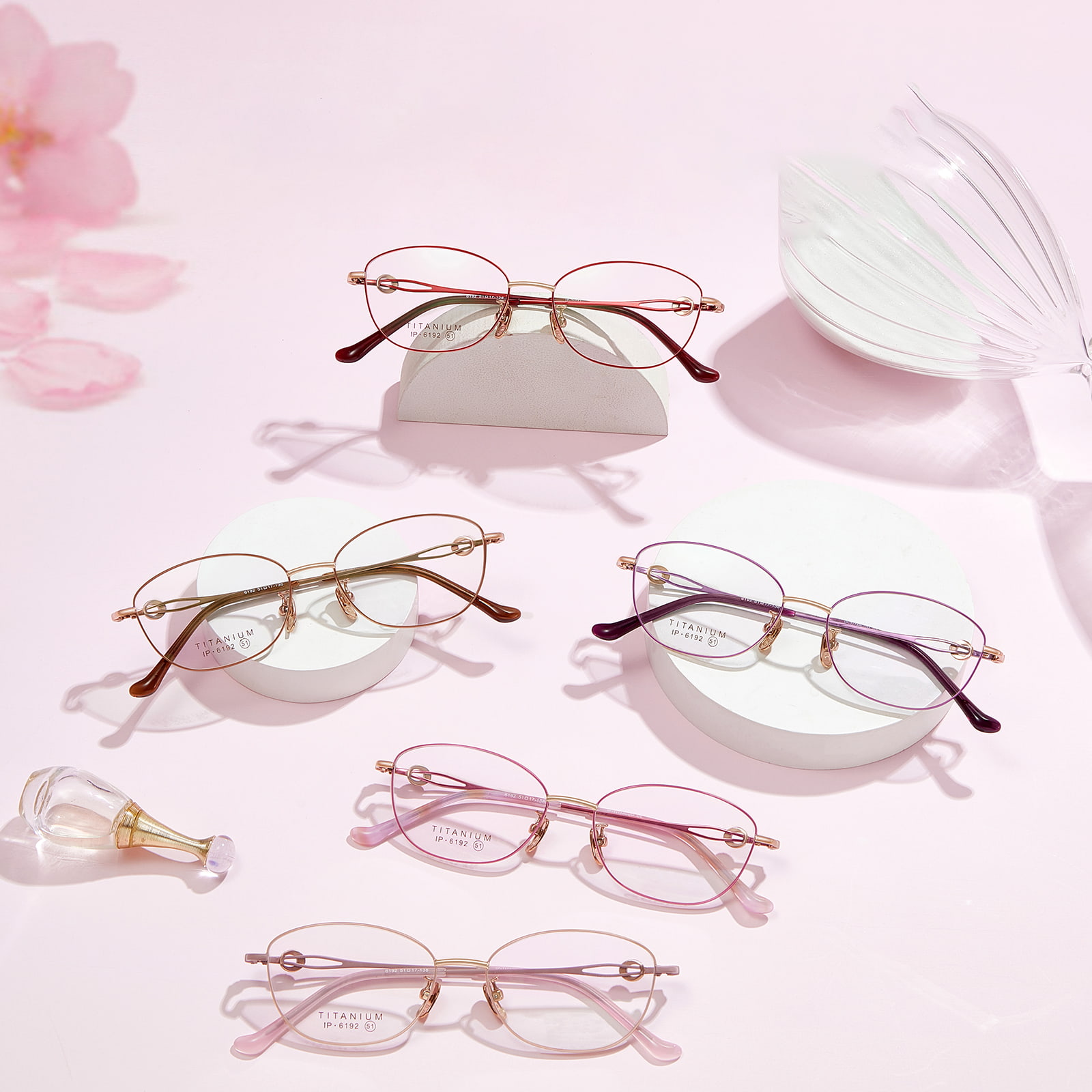 6192 Nicht verformte Brille aus reinem Titan mit feinem Diamant und kleinem Rahmen