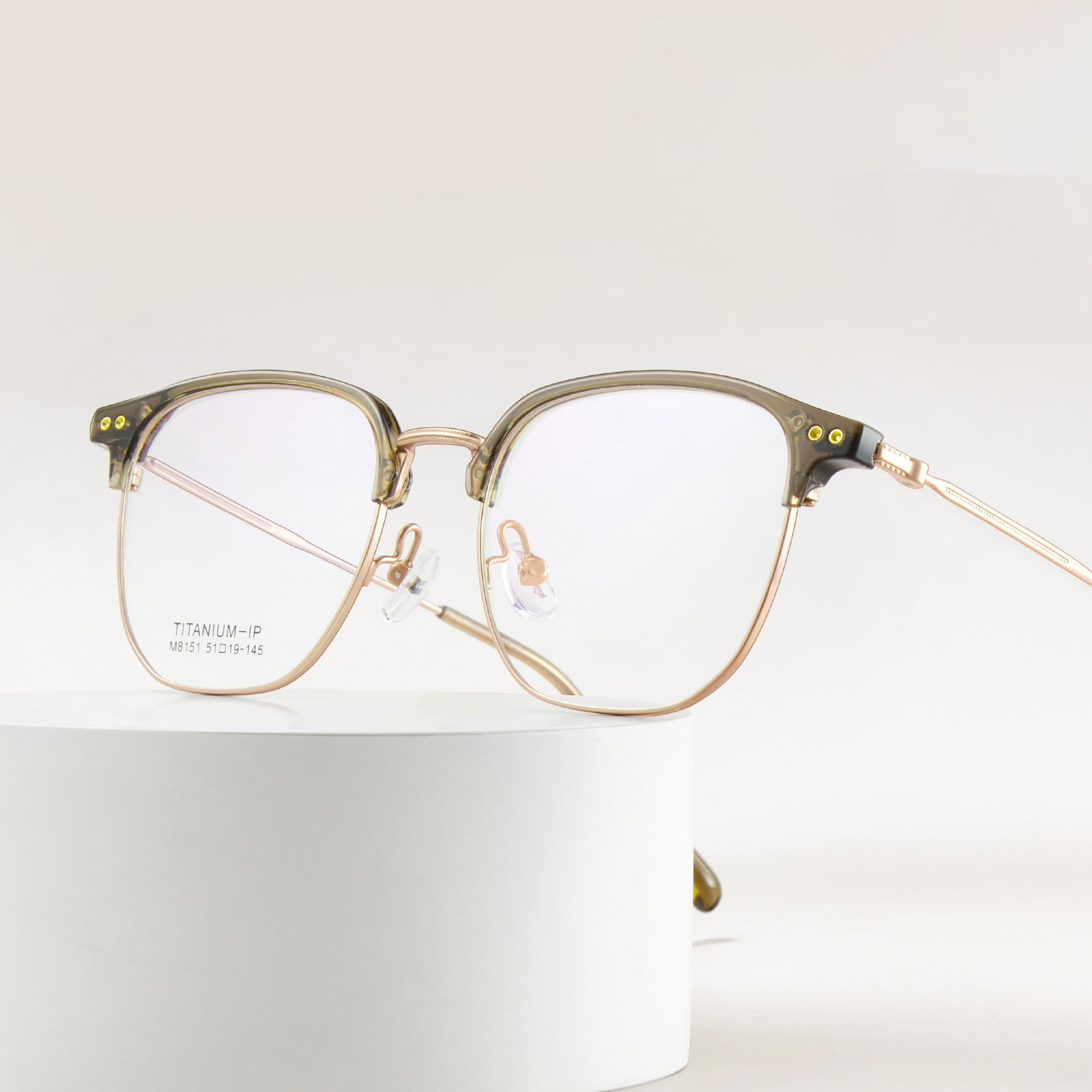 M8151 Square Circle Leichte β-Titanbrille