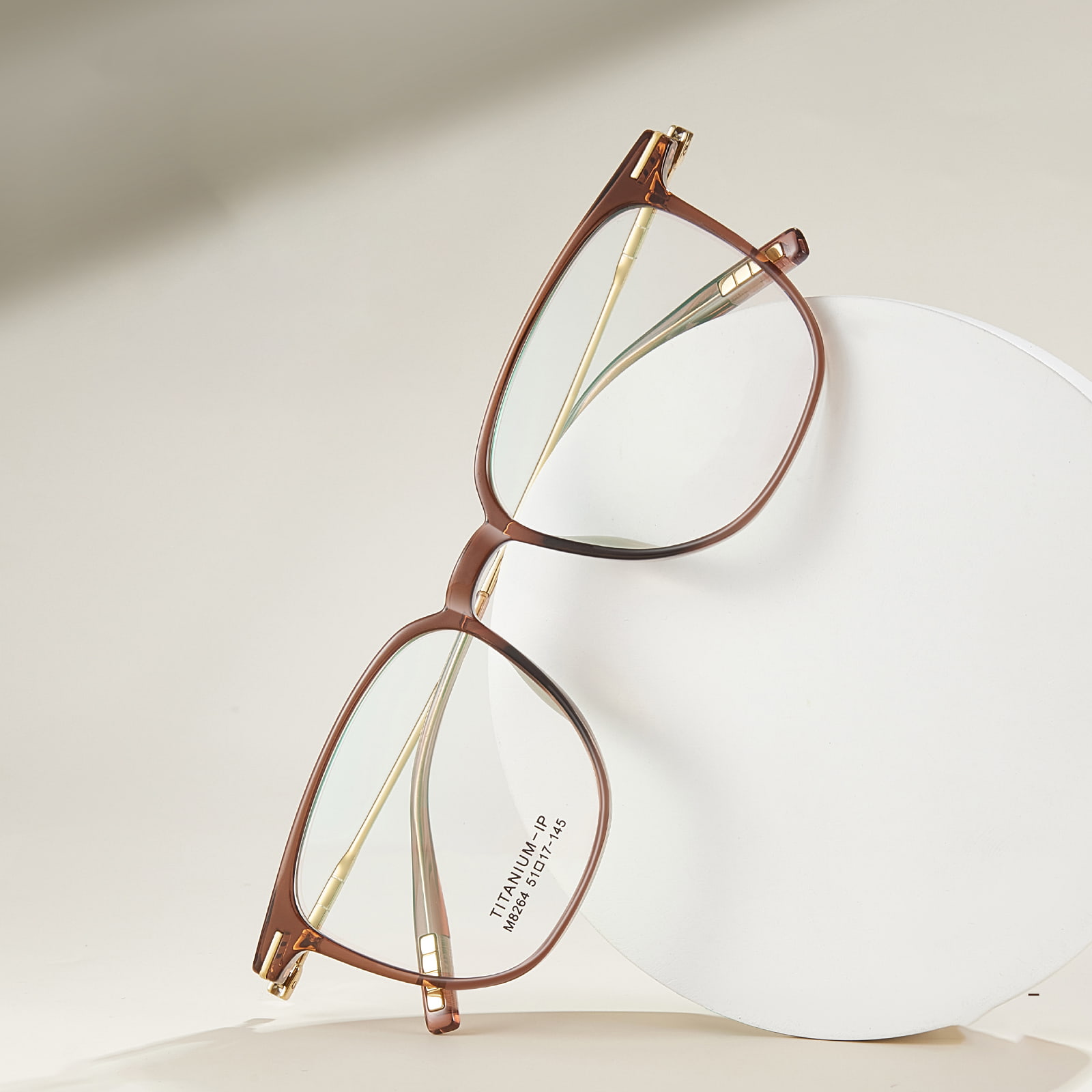 M8264 Leichte und langlebige Bambus-β-Titanbrille