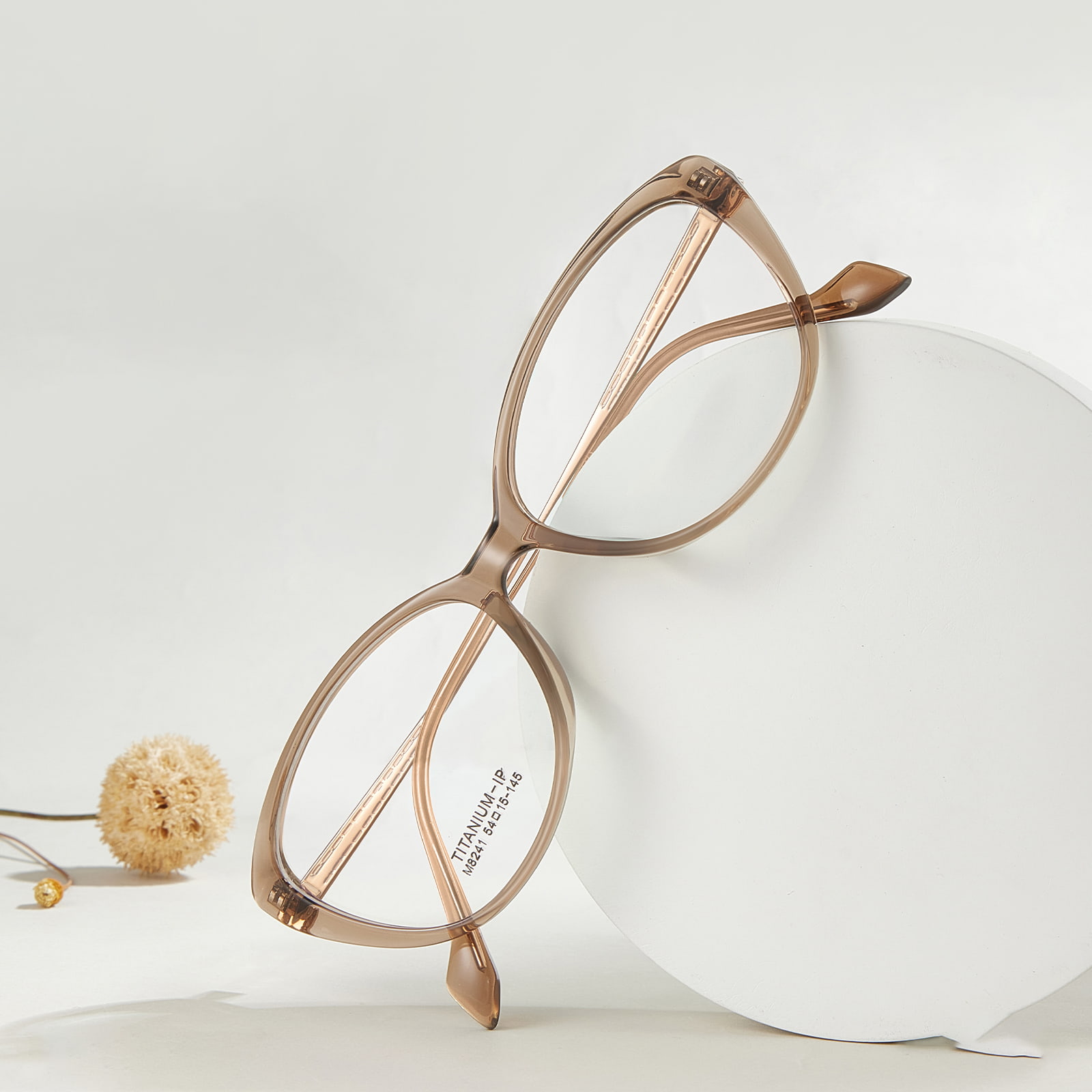 M8241 Biegbare geprägte Titanbeine β Titanbrille