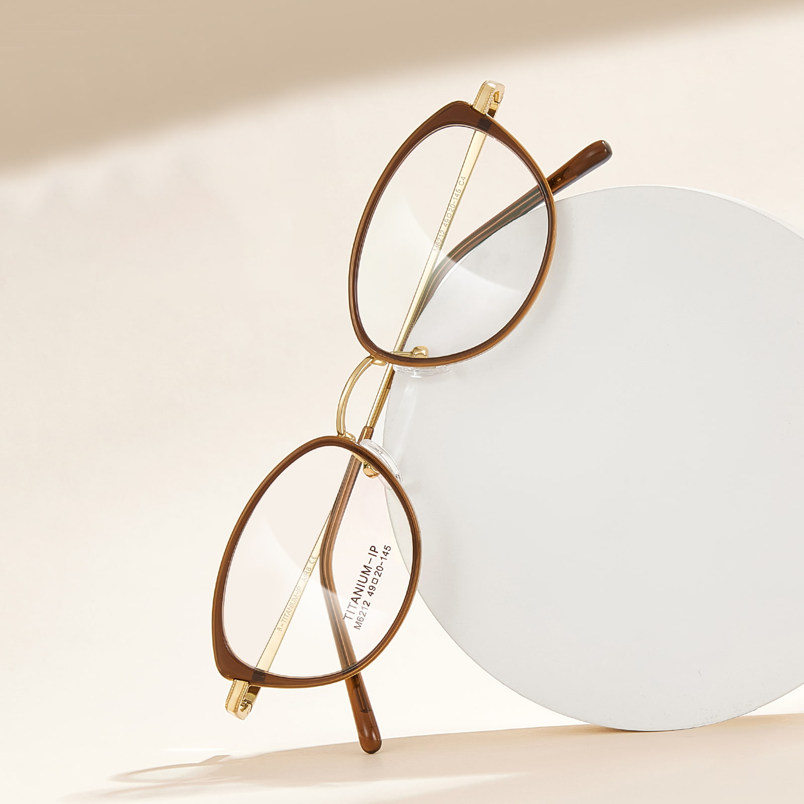 M6212 Soft Curve β-Titanbrille mit breitem Rand