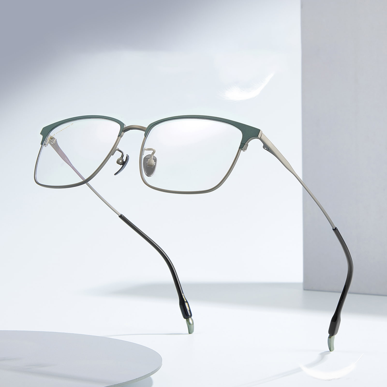 9727 Zweifarbige, ultradünne, augenbrauenförmige Brille aus reinem Titan