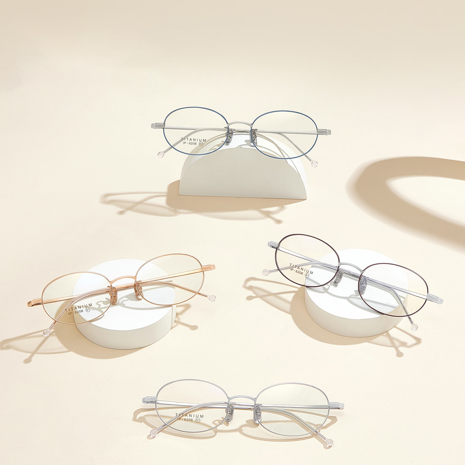 6206 Weich gebogene, nach außen expandierende Brille aus reinem Titan