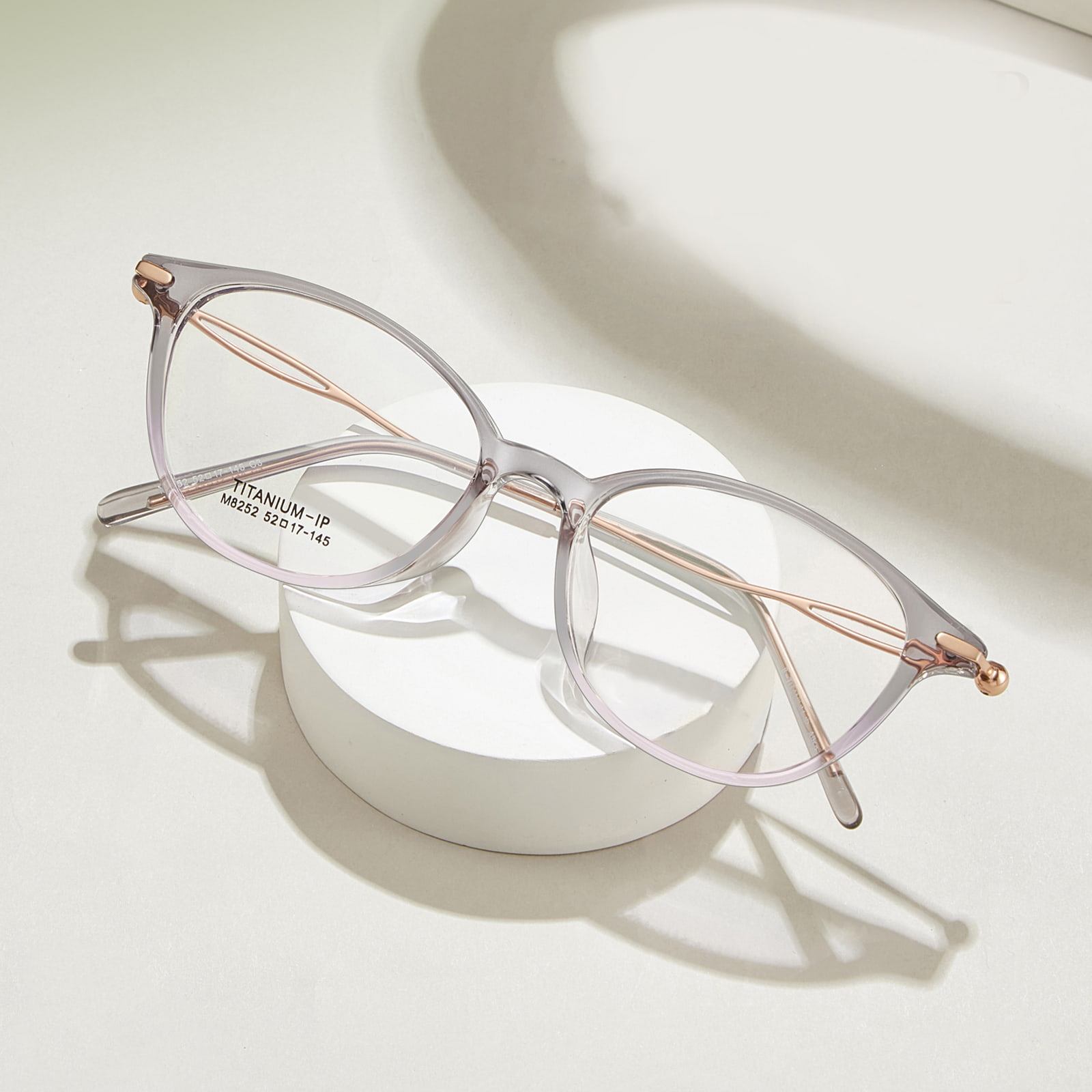 M8252 Ultra-robuste Titanbeine, hohle β-Titanbrille