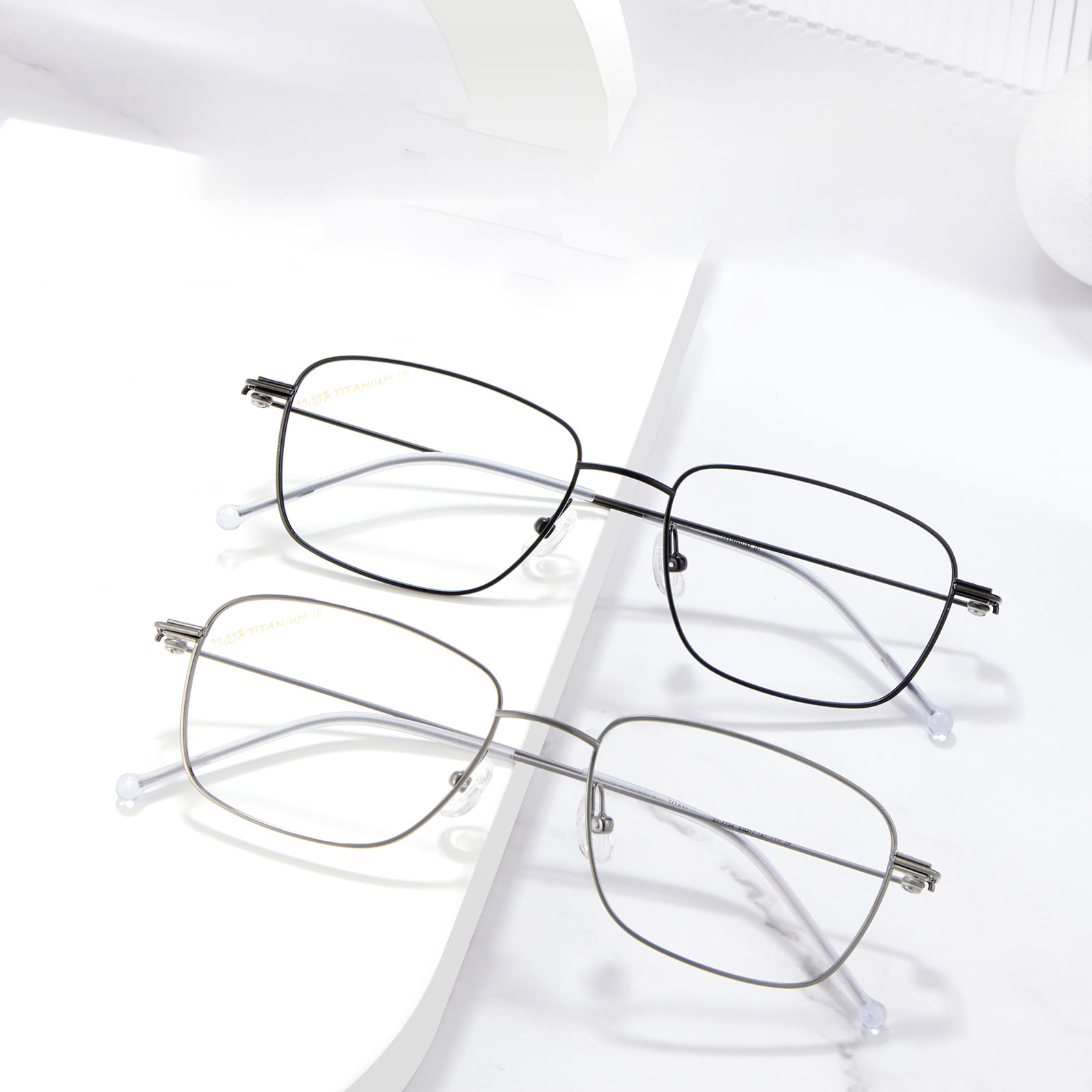 7734 Ultraleichte Brille aus reinem Titan mit quadratischem Rahmen