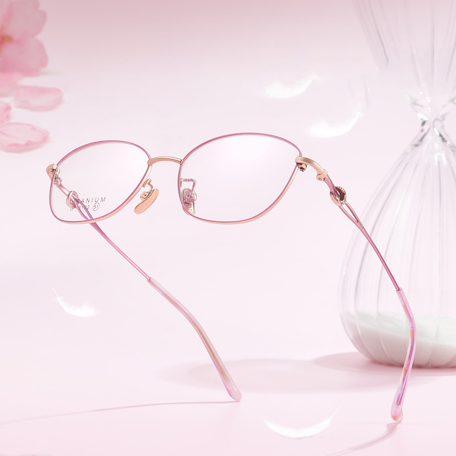 6192 Nicht verformte Brille aus reinem Titan mit feinem Diamant und kleinem Rahmen