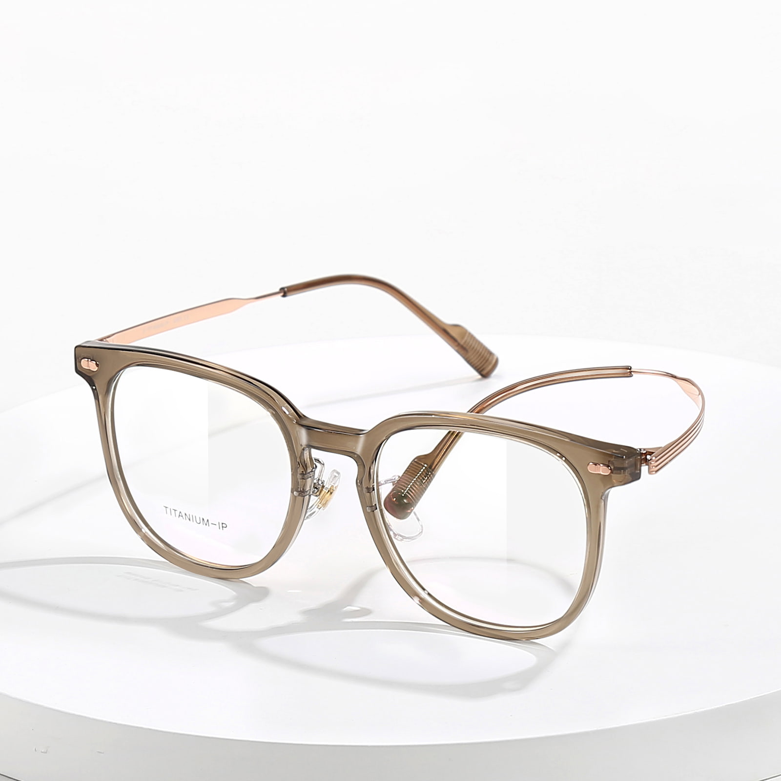 M8045 Langlebige, dicke, lichtechte β-Titanbrille