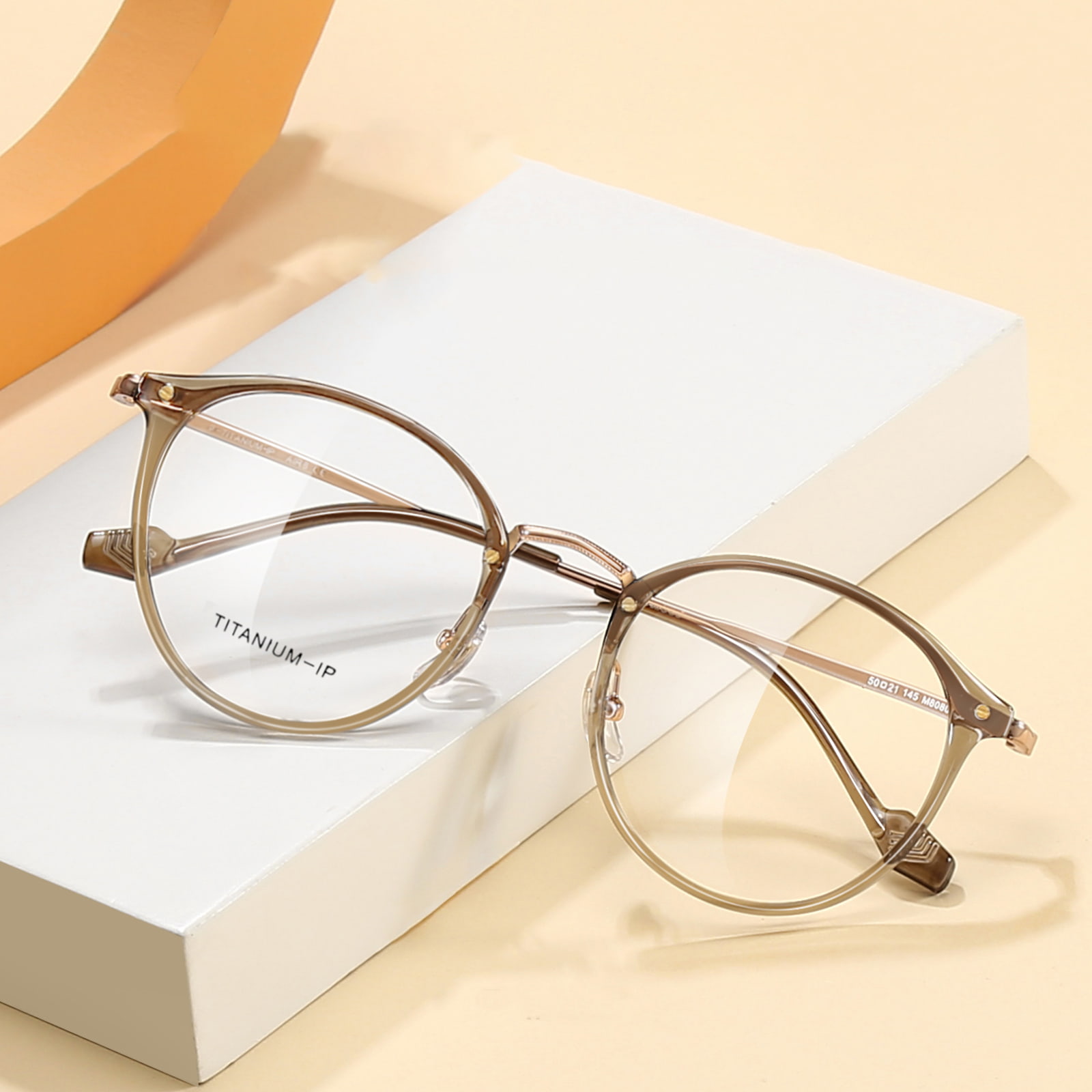 M8080 Beta-Titan-Brille mit dünnem, rundem Rahmen, nicht fallend
