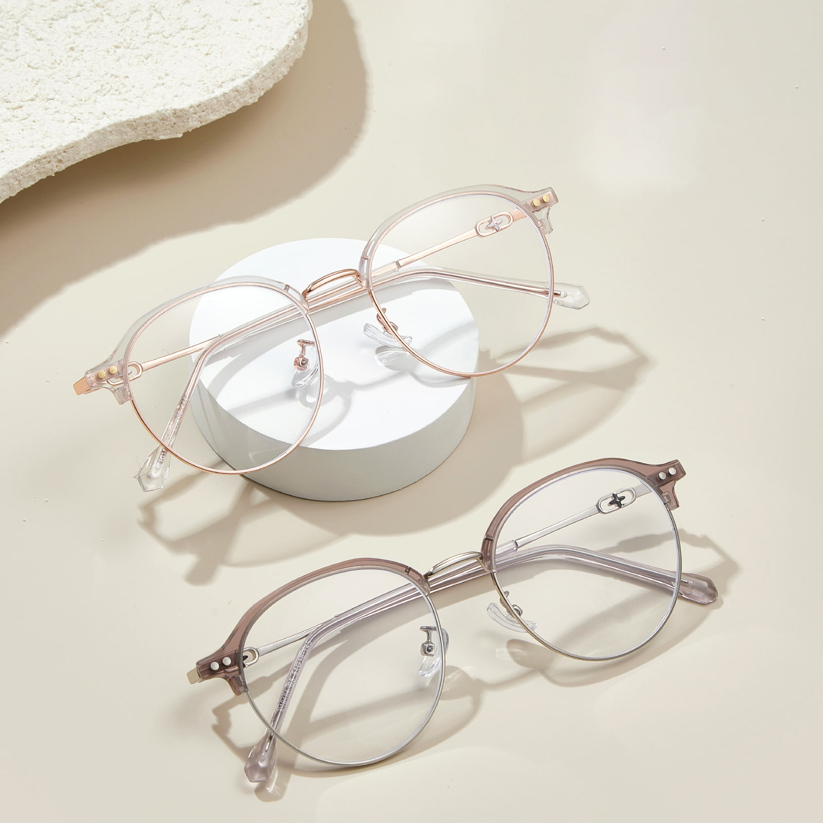 210131 Blaulichtblockierende Brille mit rundem Rahmen und Kreuzguss