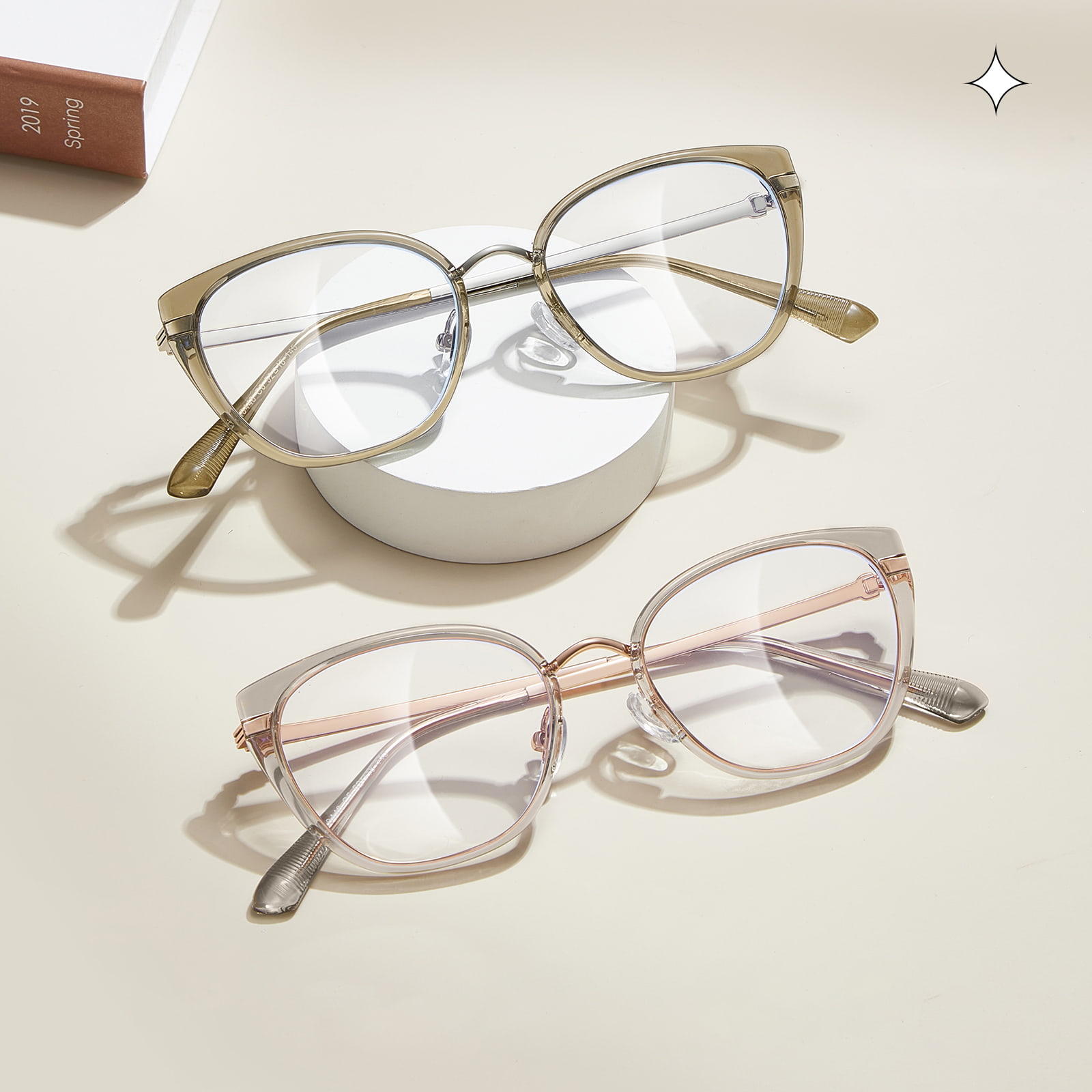 210448 Klare Cat-Eye-Brille mit gestreiften Buchstaben und Anti-Blaulicht-Brille
