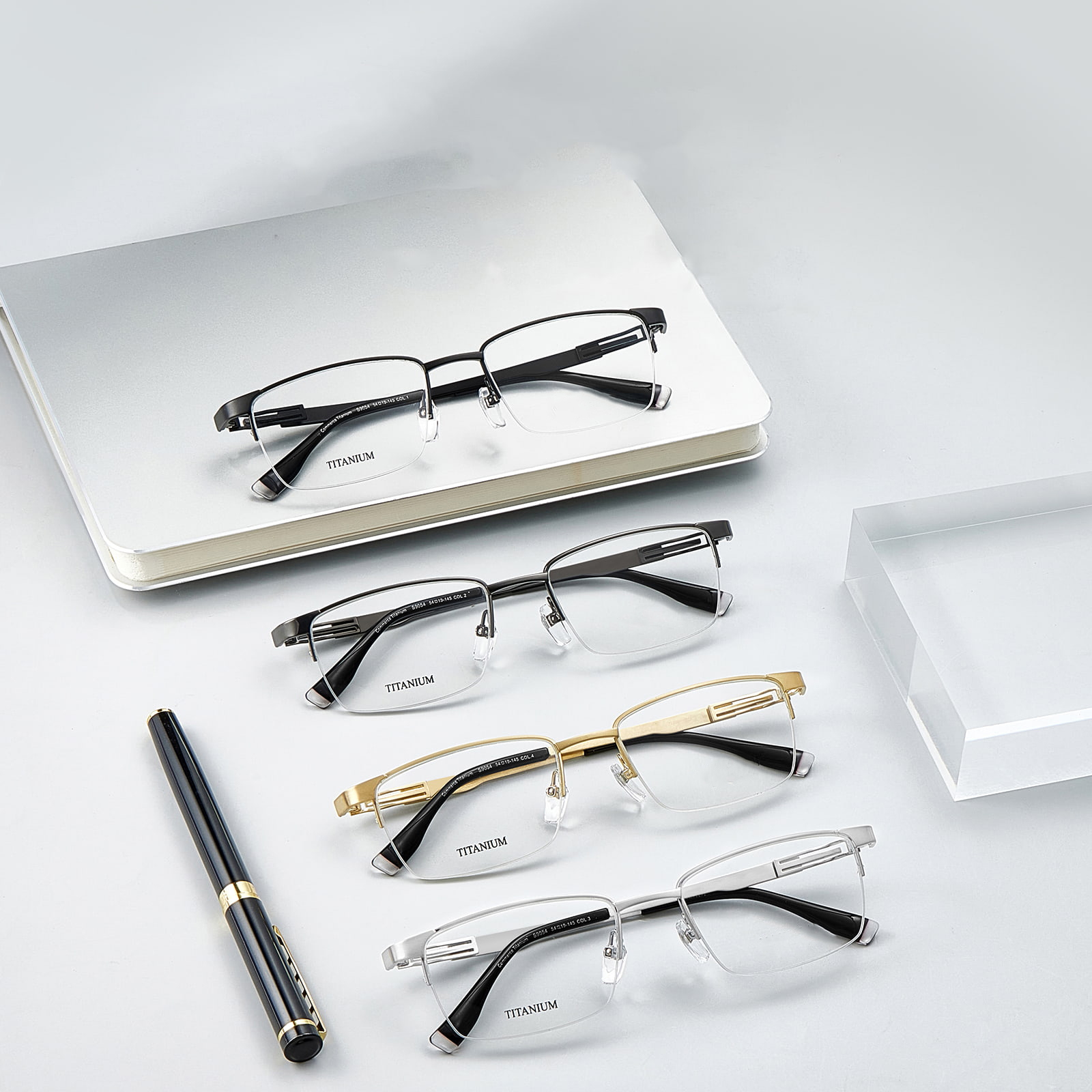 S9054 Leichte und lichtbeständige Brille aus reinem Titan